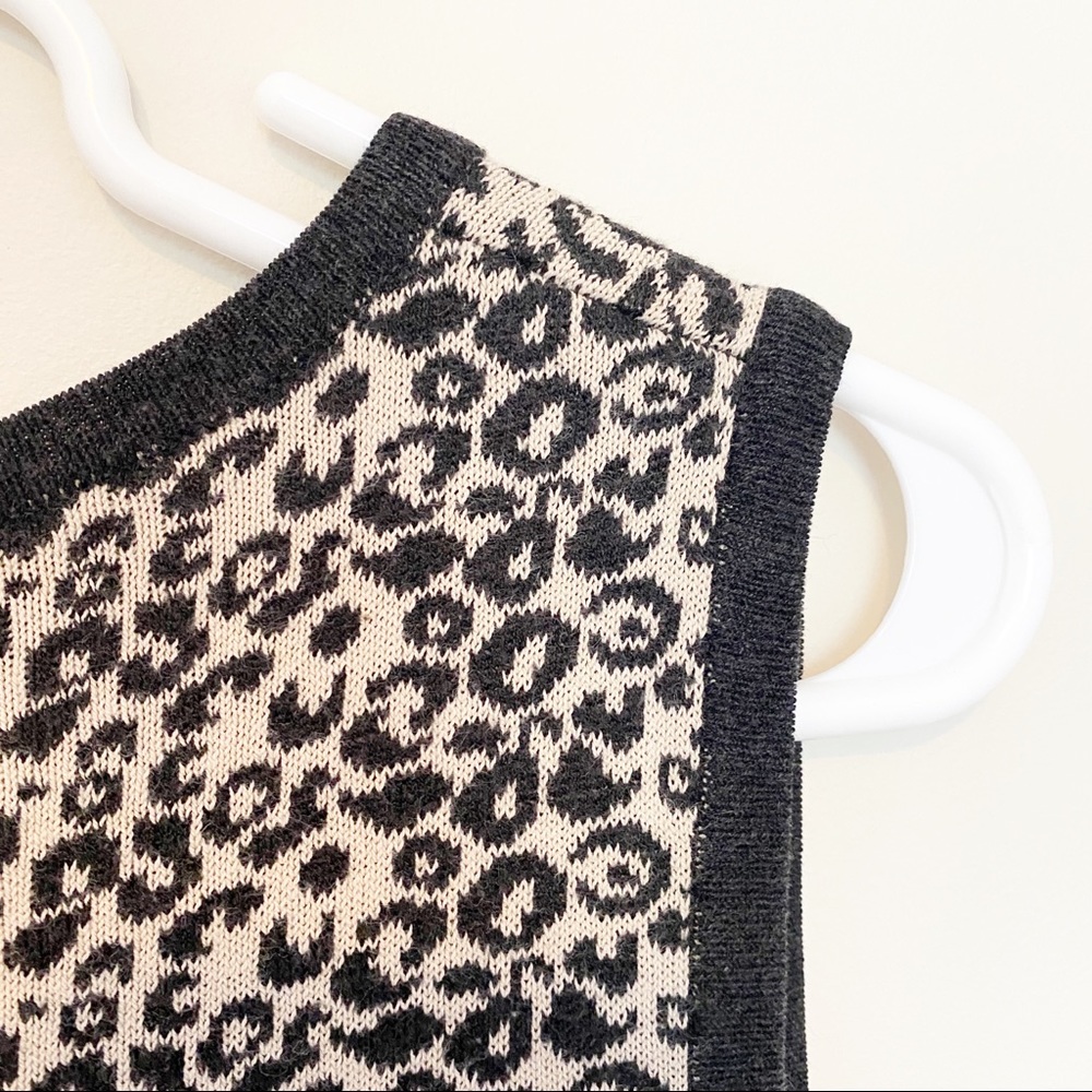 Nygard Collection - Knit Cheetah Print Sleeveless Top - Picture 12 of 16